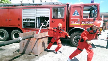După ce a trimis acasă 200 de pompieri angajaţi fraudulos, ISU Dobrogea s-a trezit că n-are cu cine să stingă incendiile